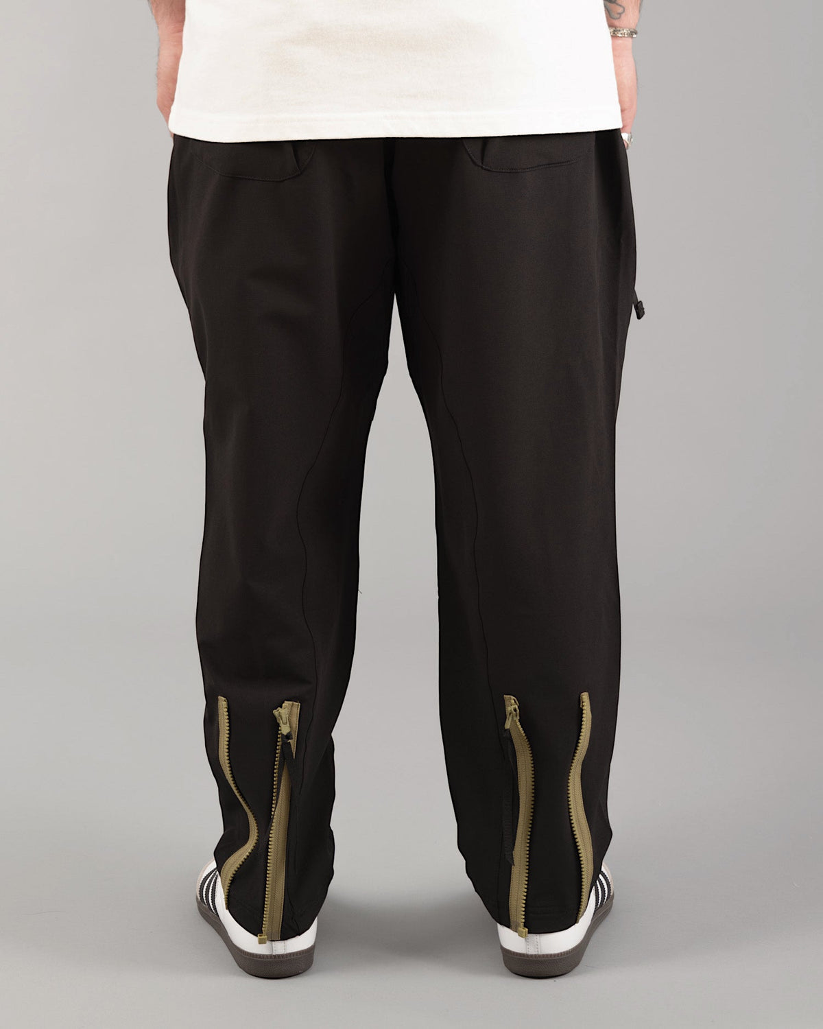 New Standard Utility Cargo | Jet Black