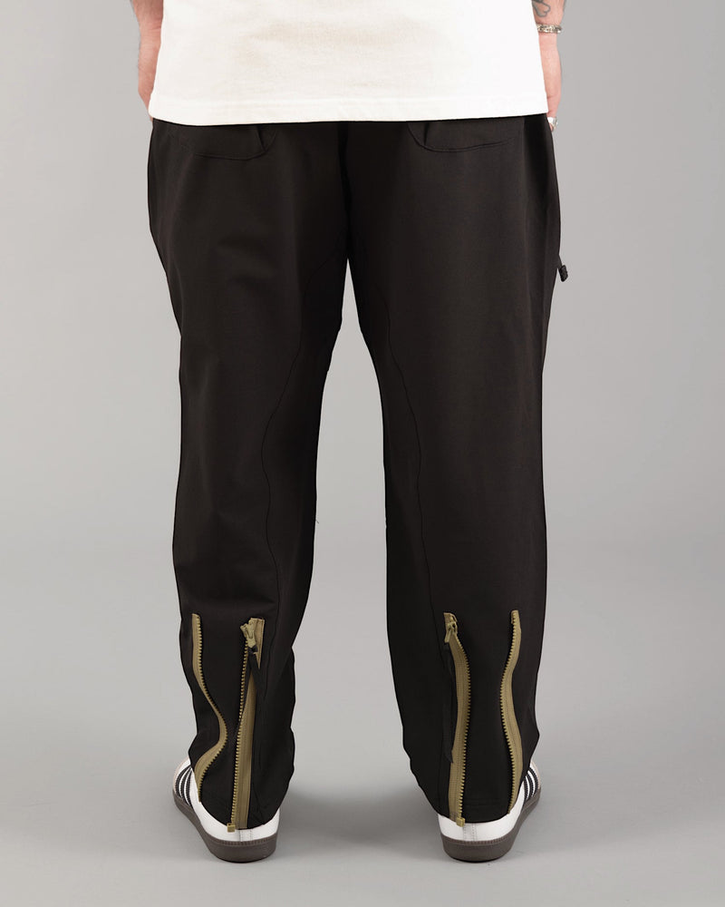 New Standard Utility Cargo | Jet Black