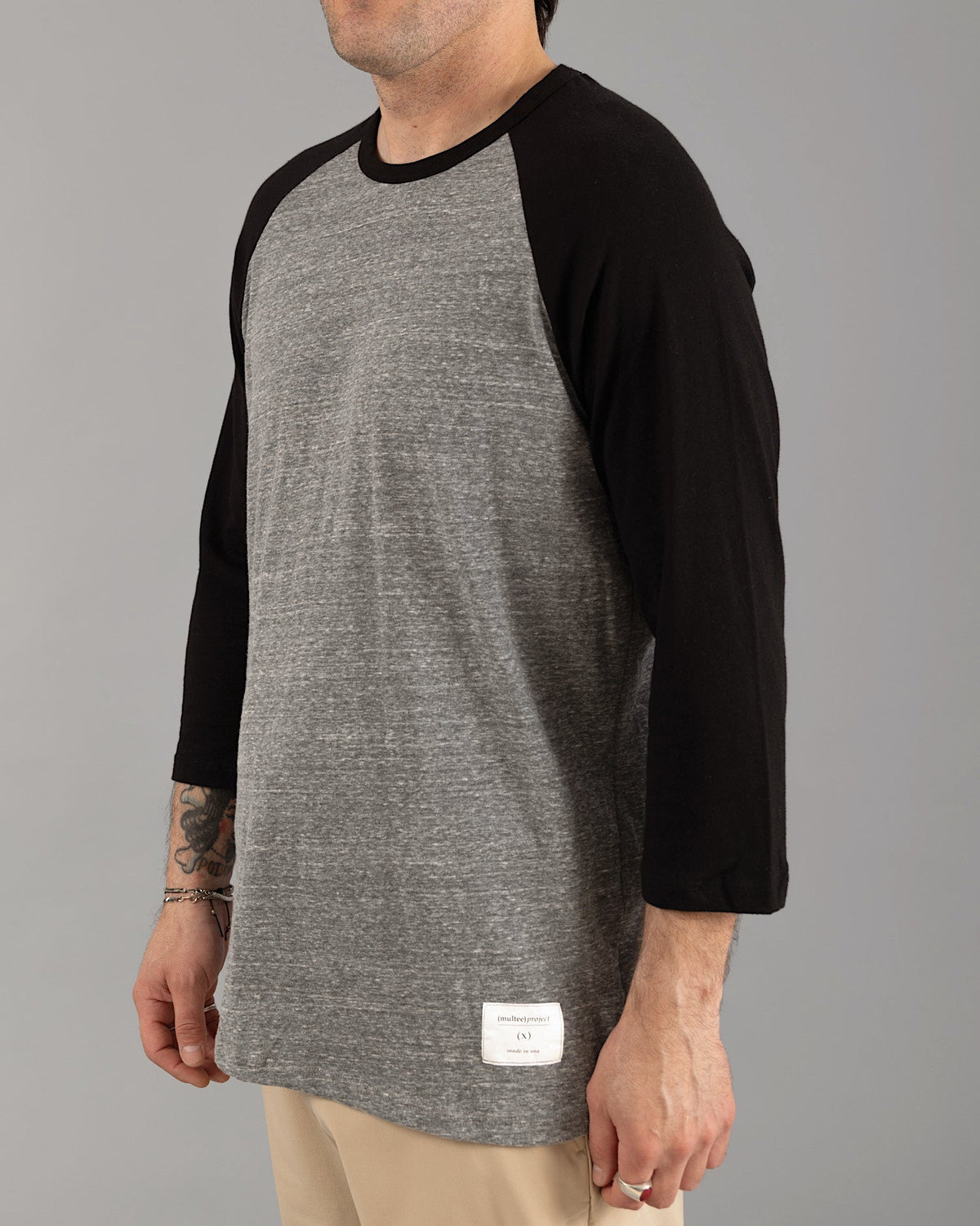 Signature 三纖斜袖上衣｜灰色和黑色